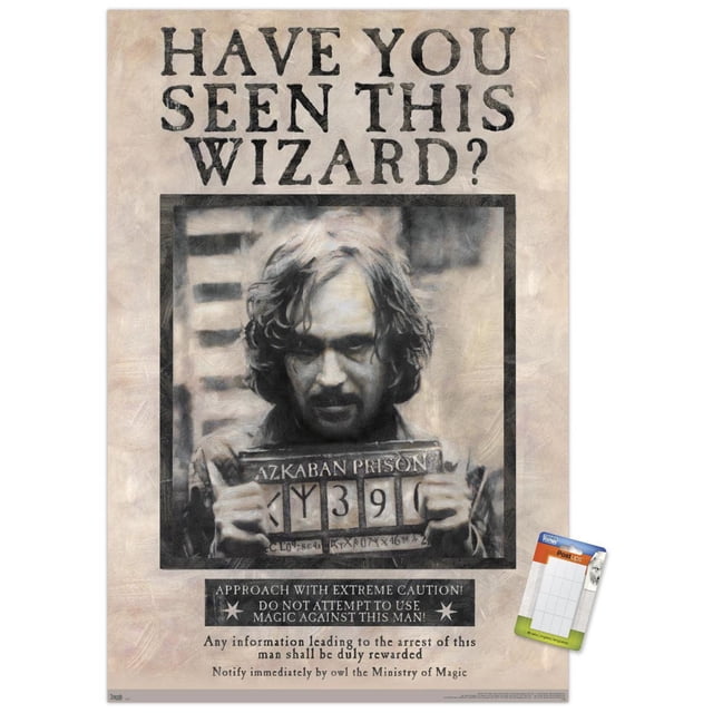 Le Monde des Sorciers : Harry Potter - Sirius Black Affiche Murale d'Affiche Recherchée, 22,375 Pouces x 34 Pouces, Mettant en Vedette une photo vintage de la Prison d'Azkaban avec Texte Audacieux « Avez-Vous Vu Ce Sorcier? » et des Mises en Garde contre l'Utilisation de la Magie, Imprimée sur Papier d'Art photo Brillant avec Supports Adhésifs pour une Suspension Facile.