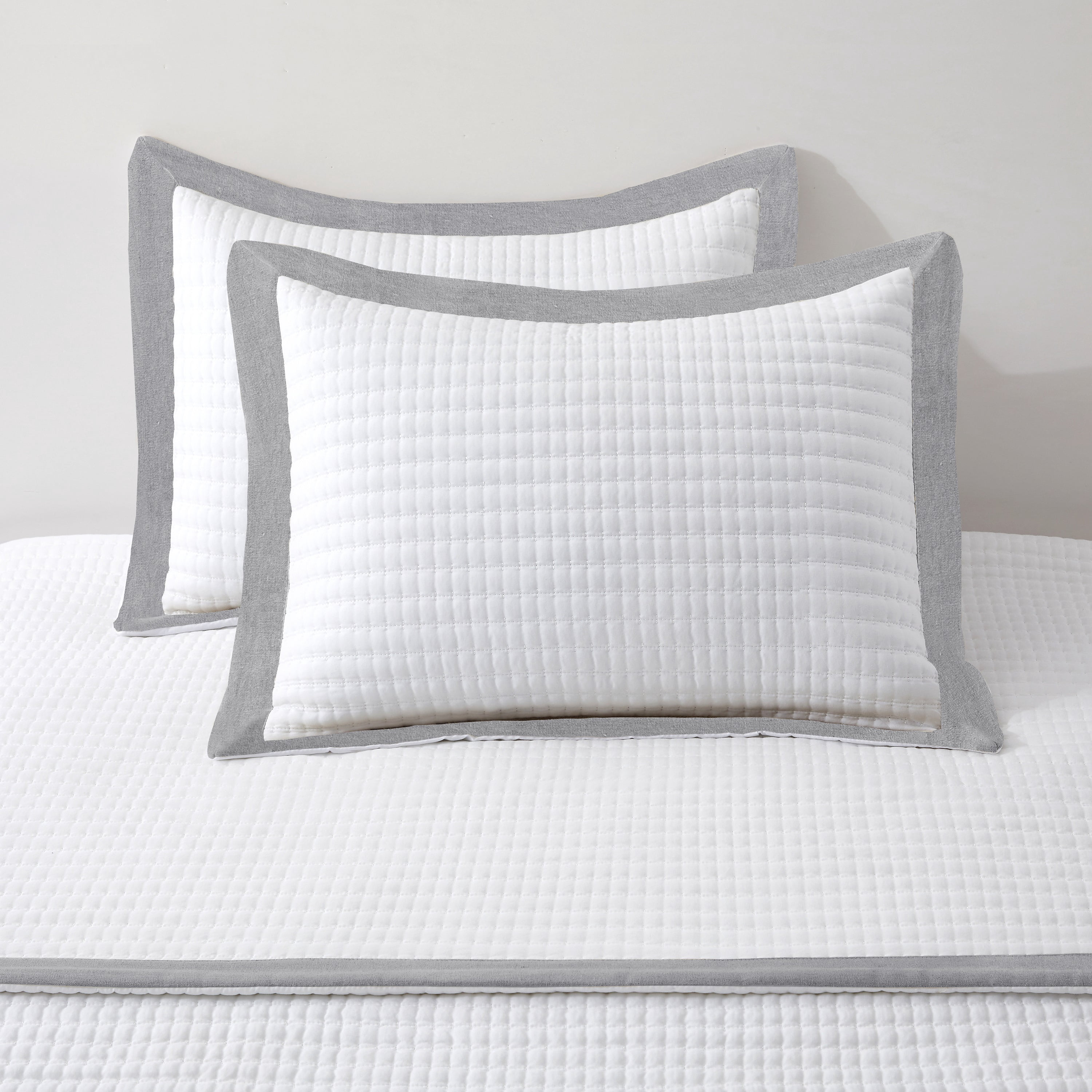 Bed Quilt Set White Queen - Farmhouse Soft Striped Stitch Bedding Bedspread Coverlet Summer Lightweight Bed Sets 1 Quilt with 2 Pillow Shams for Home All Season (Queen, White with Grey Border)