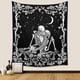 thumbnail image 1 of Tapiz de calavera de The Kissing Lovers, tapices de esqueleto de constelación romántica en blanco y negro, decoración de pared para sala de estar y dormitorio (51,2" x 59,1") oso de fresa Electrónica, 1 of 5