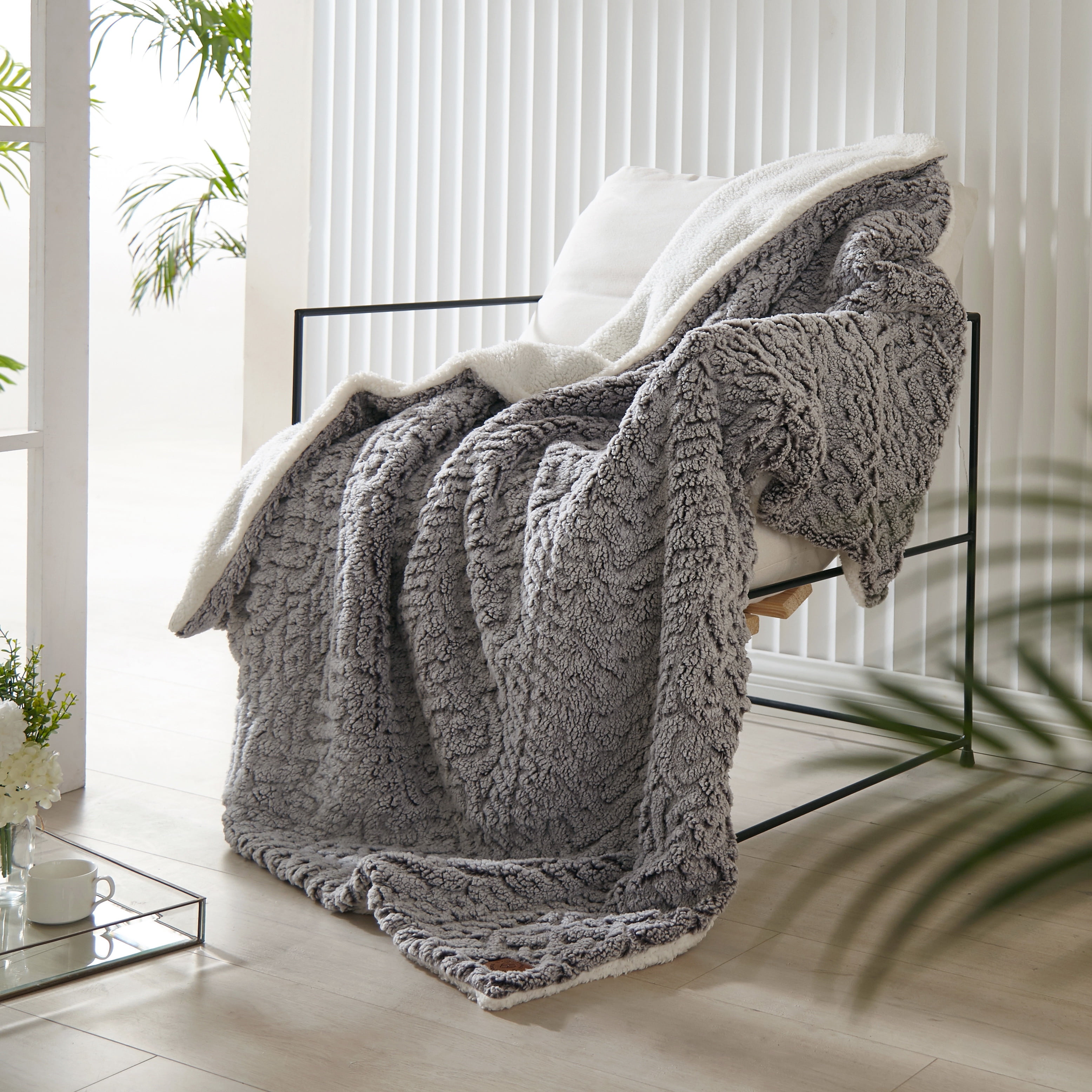 ELEGANT CLOUDY SHERPA EMBOSSED BLANKET VERY SOFTY AND WARM QUEEN SIZE GRAY 