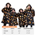 thumbnail image 4 of Manta portátil con capucha para reír, atuendo con estampado de pizza sherpa, 4 of 7
