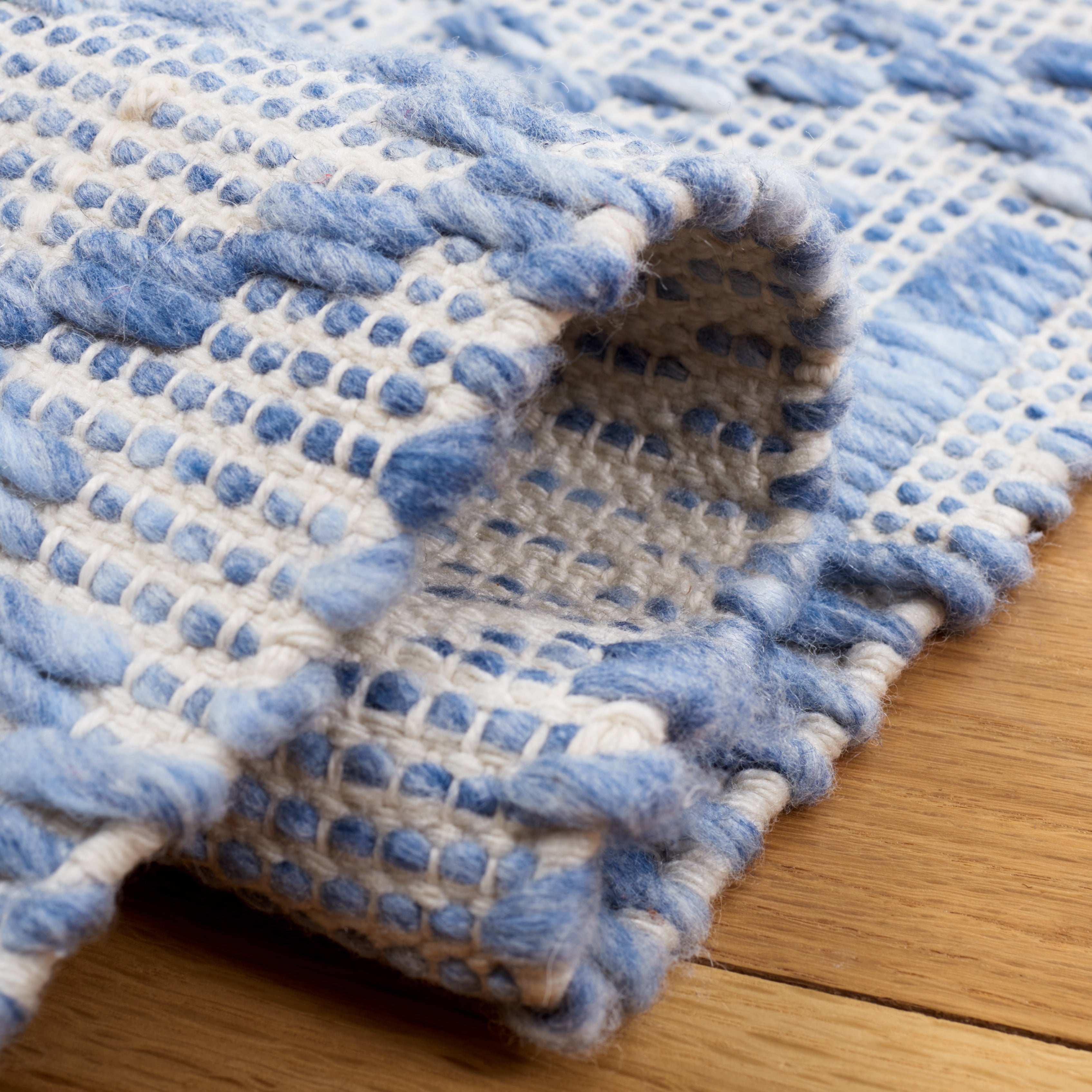 SAFAVIEH Natura Ognena Geometric Polyester Area Rug, Blue/Grey, 6' x 6' Round