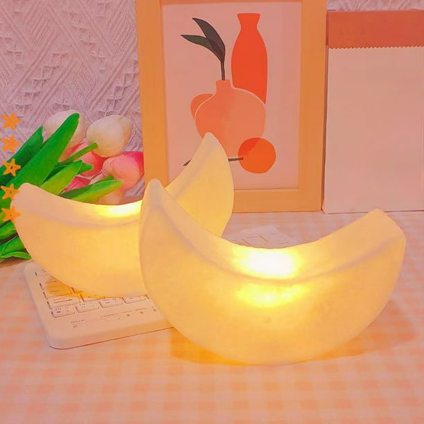 Luz nocturna curva en forma de media luna | Lámpara de escritorio con brillo suave para dormitorio | Decoración portátil a pilas en plástico blanco | Compacta, 12 cm, un bonito detalle decorativo