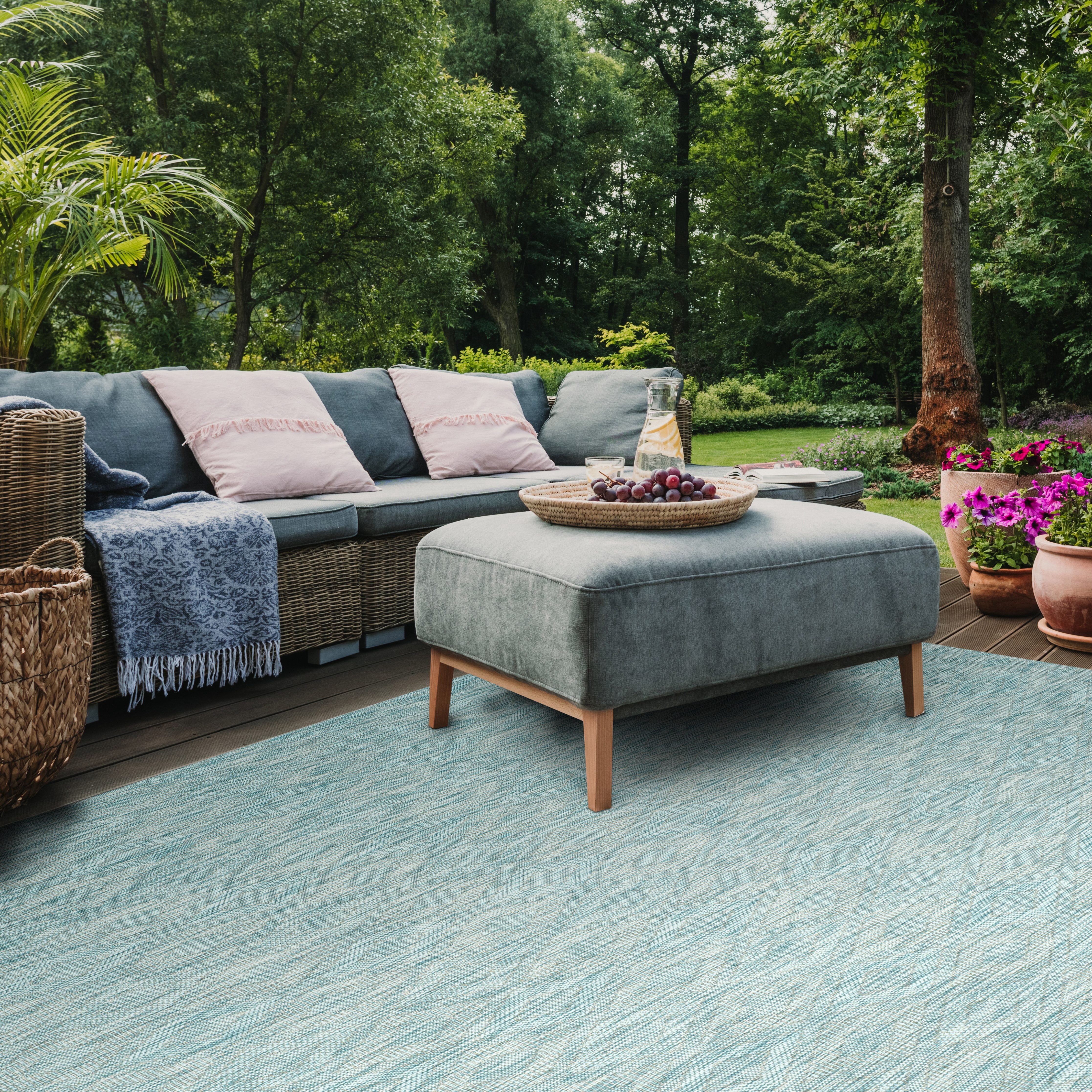 Safavieh Courtyard Teodor Geometric Indoor/Outdoor Area Rug, Aqua, 6'7" x 6'7" Square