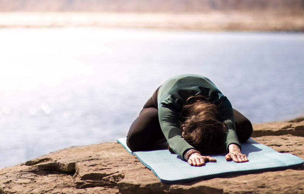 Victor.Fitness YogaBeBlue - Portion of the proceeds donated to law enforcement. Anti-slip high-end NBR Yoga mat that is thick, comfortable, squishy, durable and well-padded with travel straps included