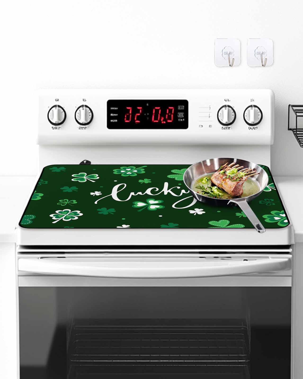 Stove Top Covers for Electric Stove, Lucky Ireland, Glass Stovetop Cover Protector, St. Patrick's Day Spring Shamrock Green Induction Cooktop Protector Oven Mat for Kitchen Countertop 24"x21"