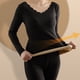 thumbnail image 4 of Conjunto de ropa interior térmica para mujer, calzoncillos largos con cuello en V ultra suave y forro polar, 4 of 8