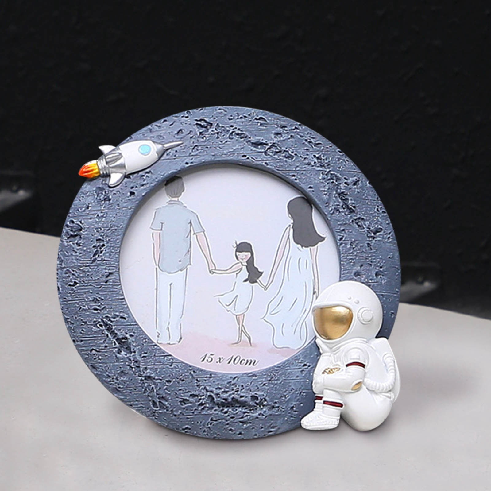 Astronaut Resin Photo Frame - 3D Tabletop Picture Frame For Displaying Photos, 4 To 7 Inch Sizes