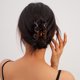 thumbnail image 2 of Pinzas para el cabello para mujer, onduladas, en forma de M, suaves y fuertes, antideslizantes, elásticas, antirroturas, de color sólido, herramienta de organización para peinar el cabello., 2 of 8