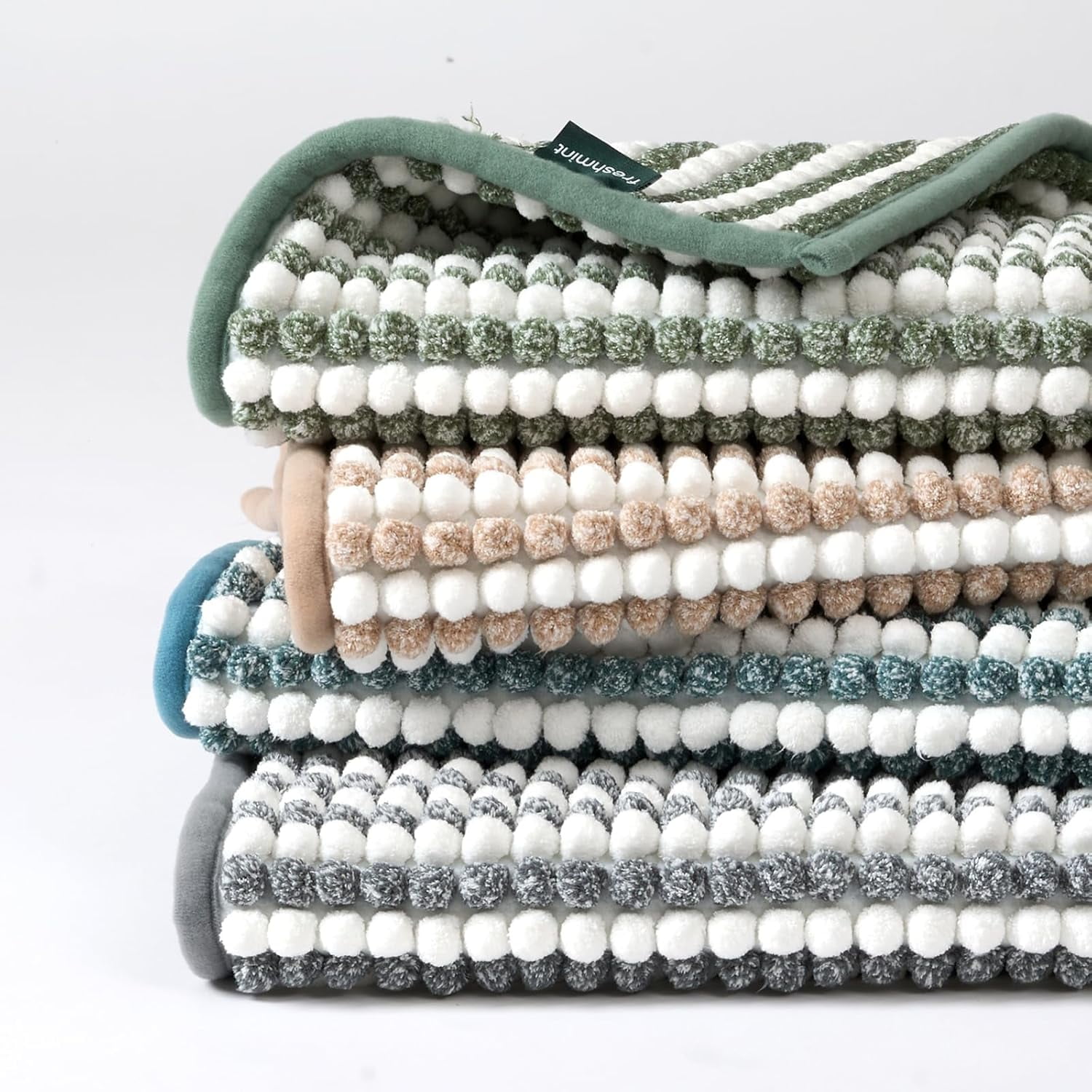 FRESHMINT Chunky Ombre Chenille Bathroom Rug 20''x32'', Water Absorbent Soft Bath Rugs for Bathroom Floor, Thick Non Slip Cute Bath Mat Washable Quick Dry Shower Mats, Gray and White