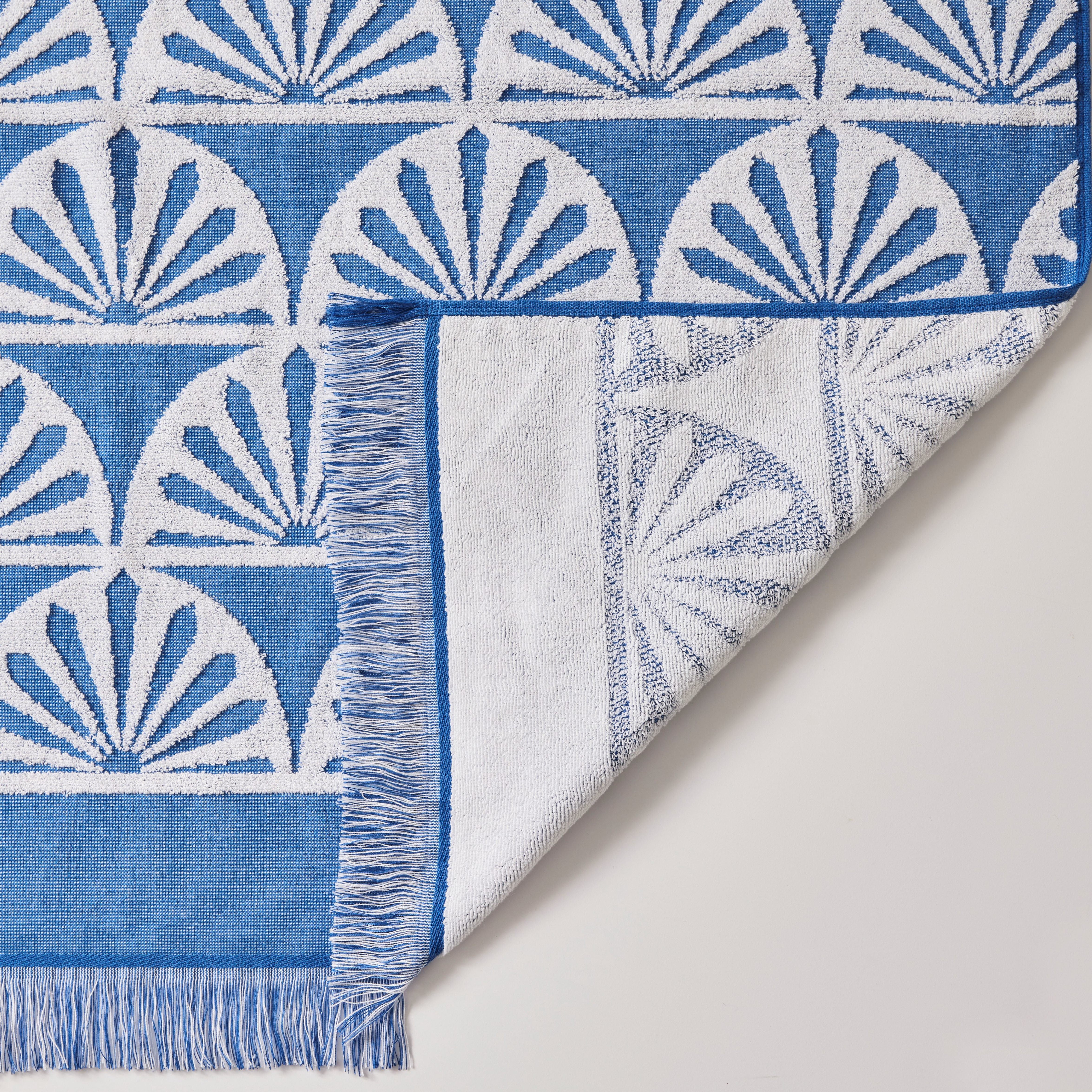 Better Homes & Gardens Oversized Navy Sun Print Cotton Blend Beach Towel, 38" x 72"
