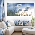 thumbnail image 1 of Belles Fleurs Blanches Polaires - Impression d'Art Floral sur Toile, 1 of 3