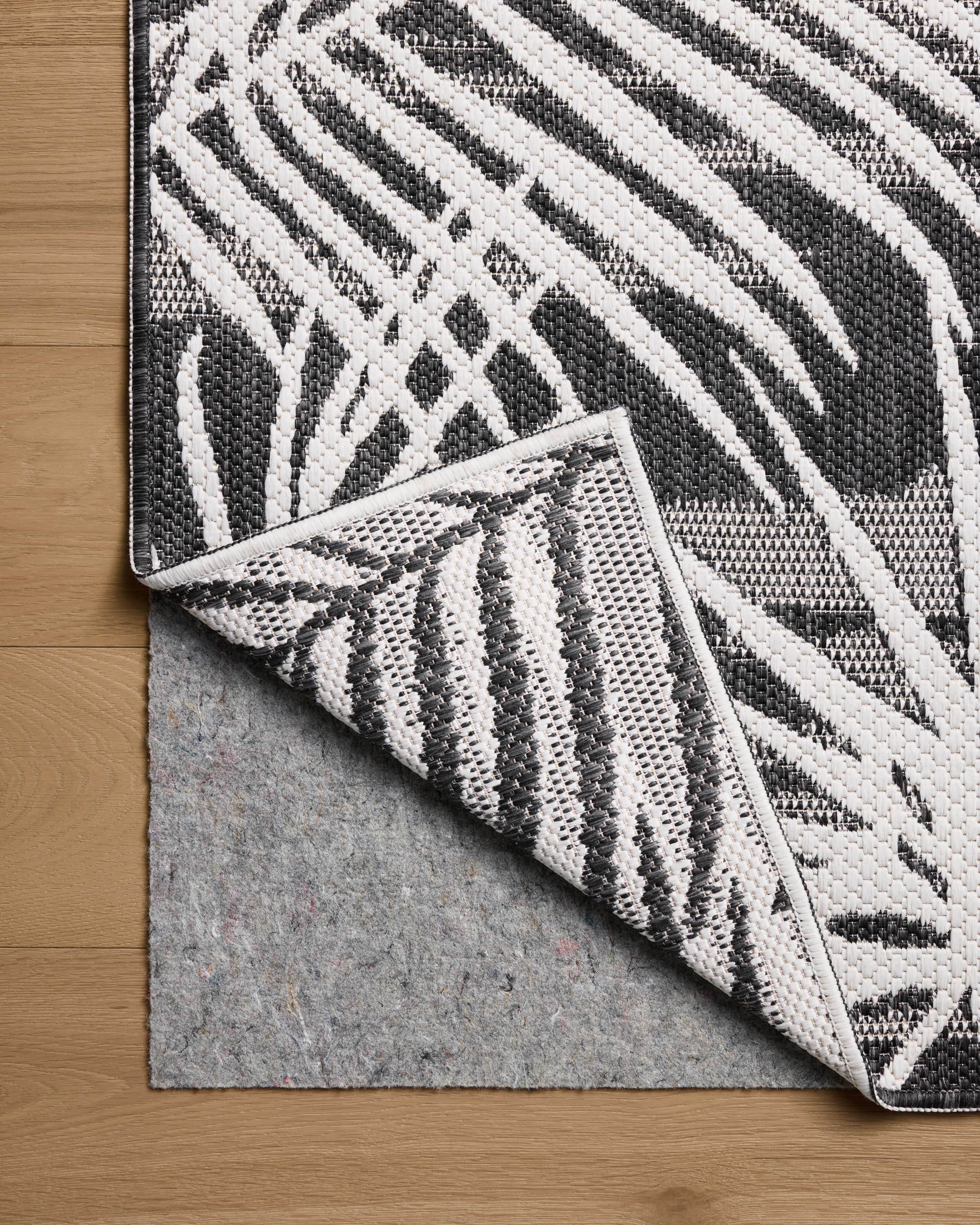 Indoor Outdoor Rug 2x4, Reversible, Loloi Easton Ivory / Onyx (2'3" x 3'9")