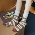 thumbnail image 3 of Chaussettes Tendance pour Femmes Style Coréen Nouveauté Automne Hiver Chaussettes Rétro en Coton Respirant Rayé Chaussettes Multicolores Taille Unique, 3 of 6