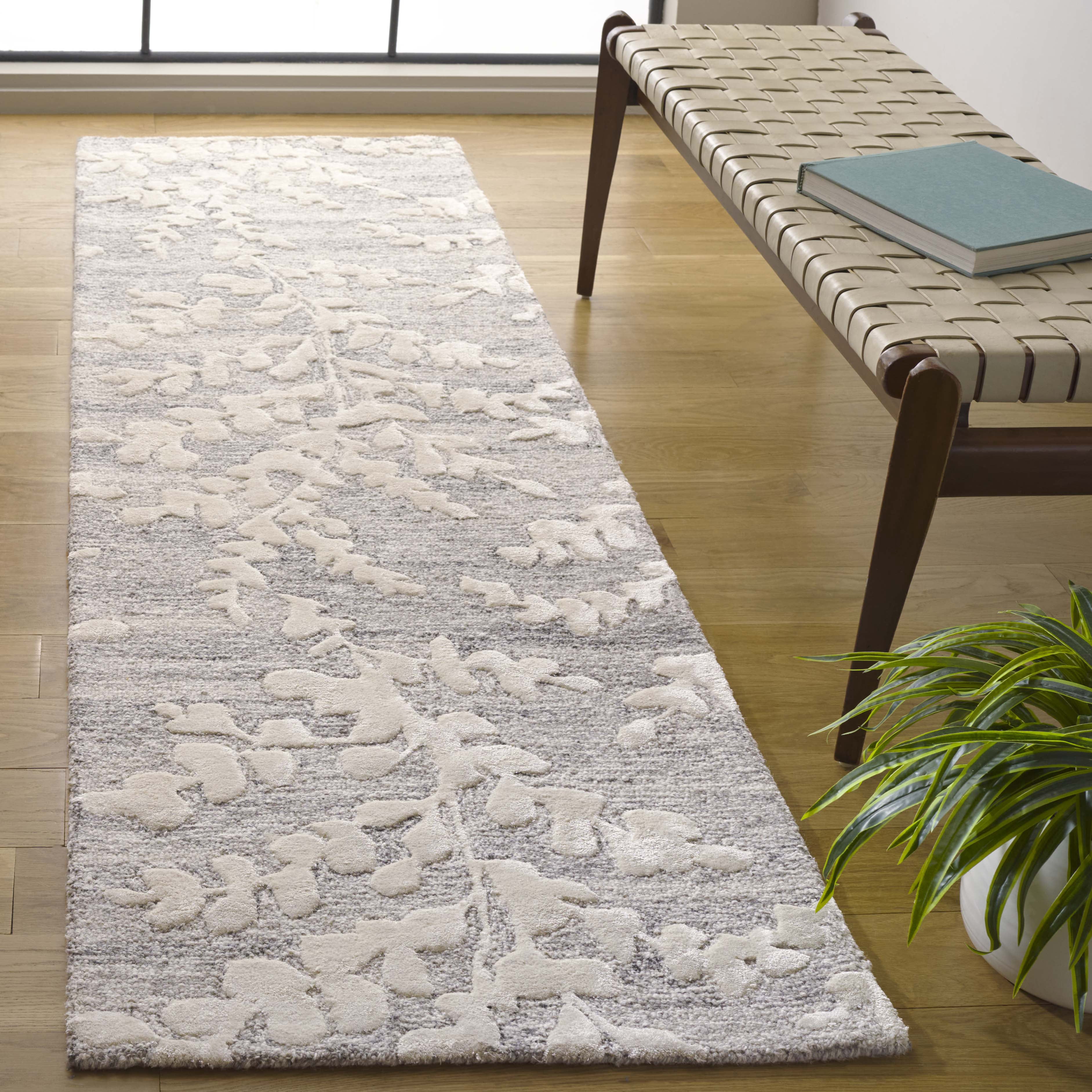 SAFAVIEH Glamour Rosalynne Floral Runner Rug, Natural/Gray, 2'3" x 8'