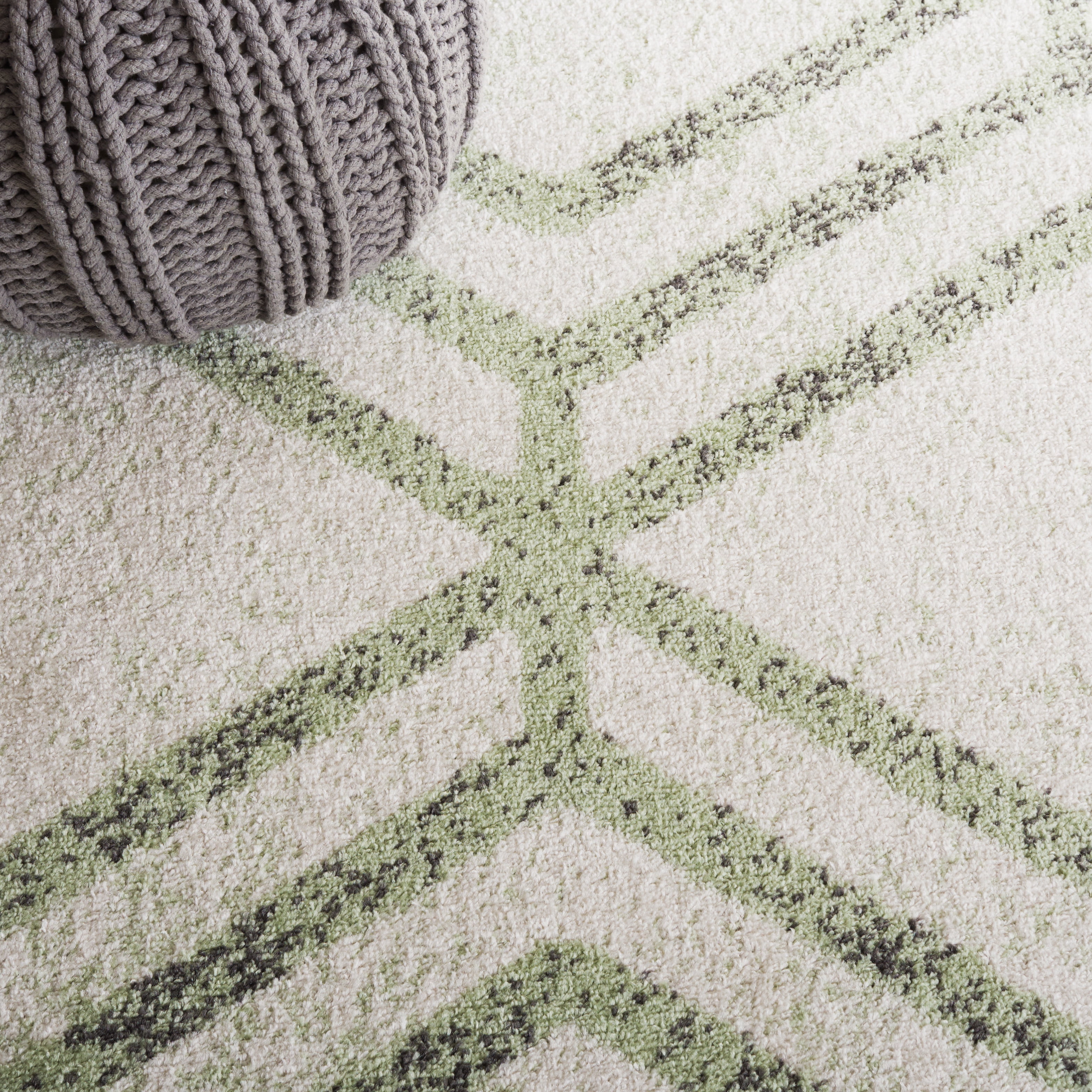 SAFAVIEH Adirondack Bailey Geometric Area Rug, Ivory/Sage, 6' x 6' Round