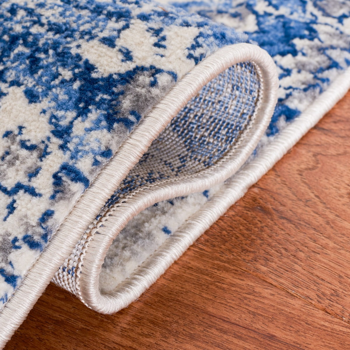 SAFAVIEH Brentwood Joisee Oriental Area Rug, 6'7" x 6'7" Square, Ivory/Blue