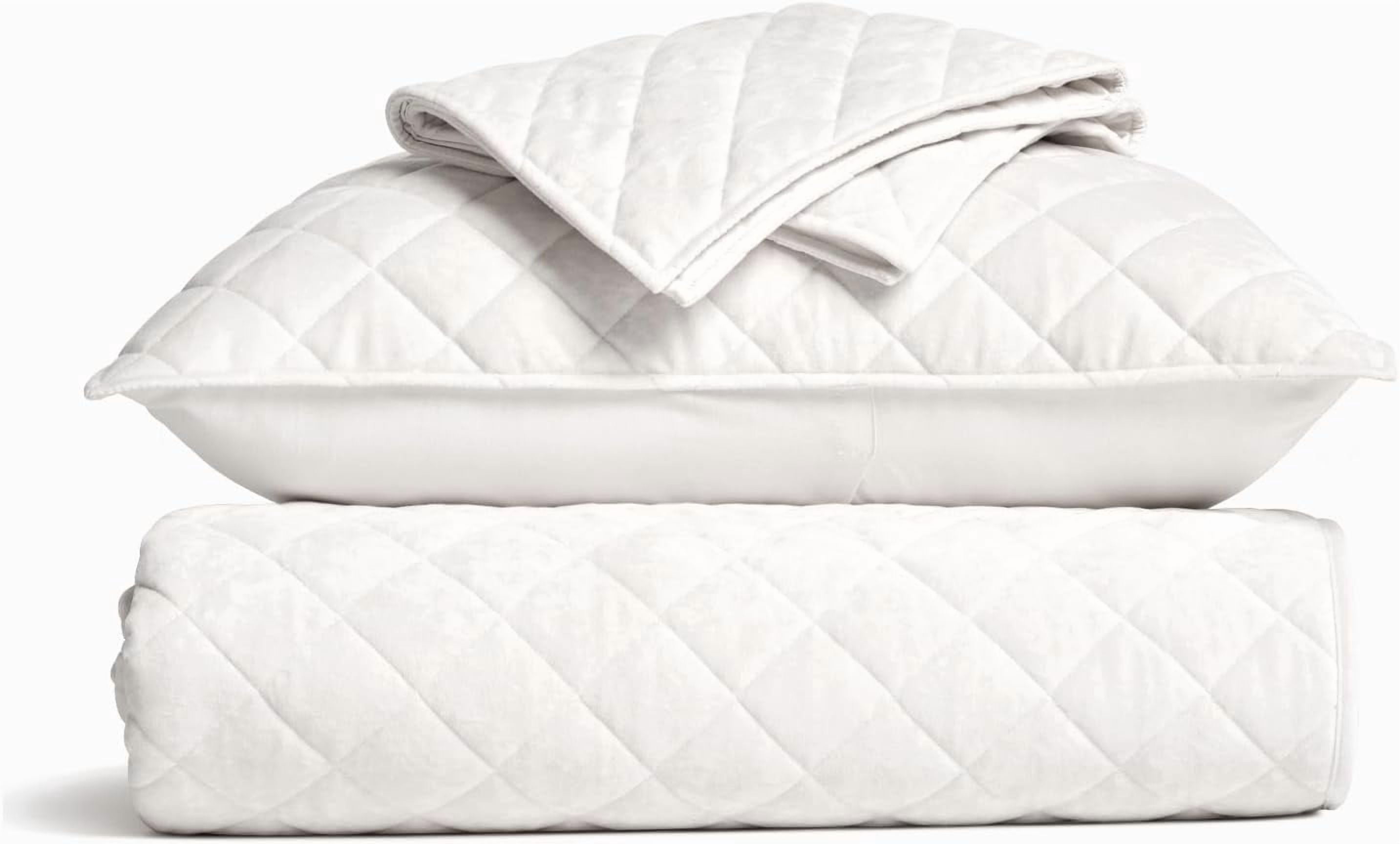 EVERGRACE Luxury Velvet Quilt Set Queen Size, Diamond Quilted Lightweight Velvet Comforter for All Season, Ultra Soft Oversized Bedspread Coverlet Bedding Set with 2 Pillow Shams, Ivory White