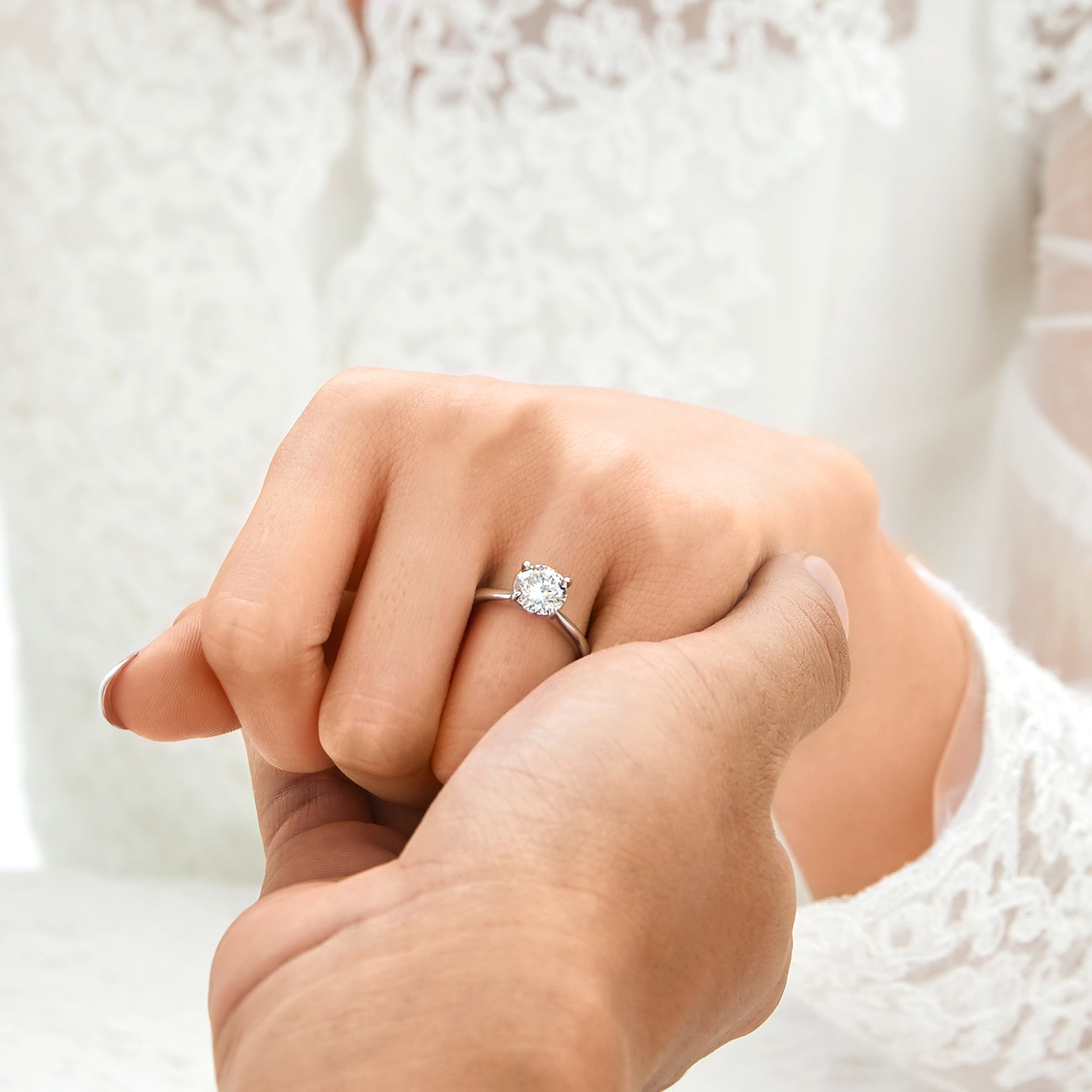 Momentwish 1 Carat Moissanite Engagement Ring for Women - Simulated Diamond Wedding Rings Sterling Silver Valentine's Day Gift Size7