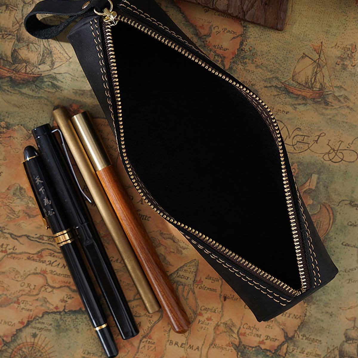 Leather pencil case, handcrafted leather pencil case with zipper, large capacity stationery storage caseblack