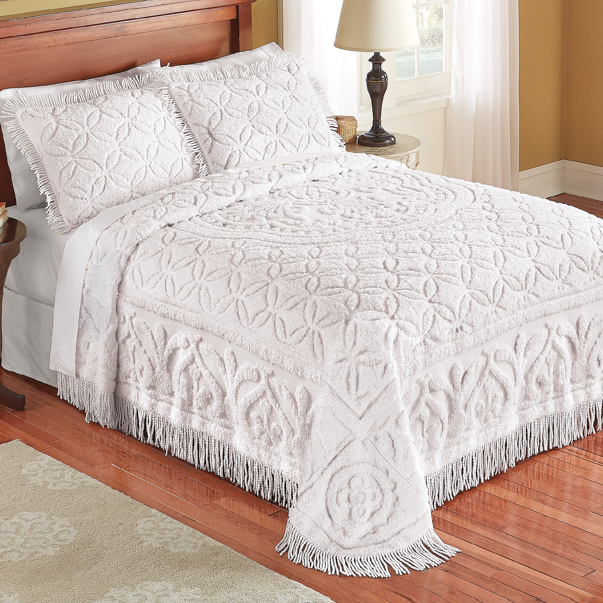 Elegant Victoria Plush Chenille Bedspread with Fringe Border and Ring
