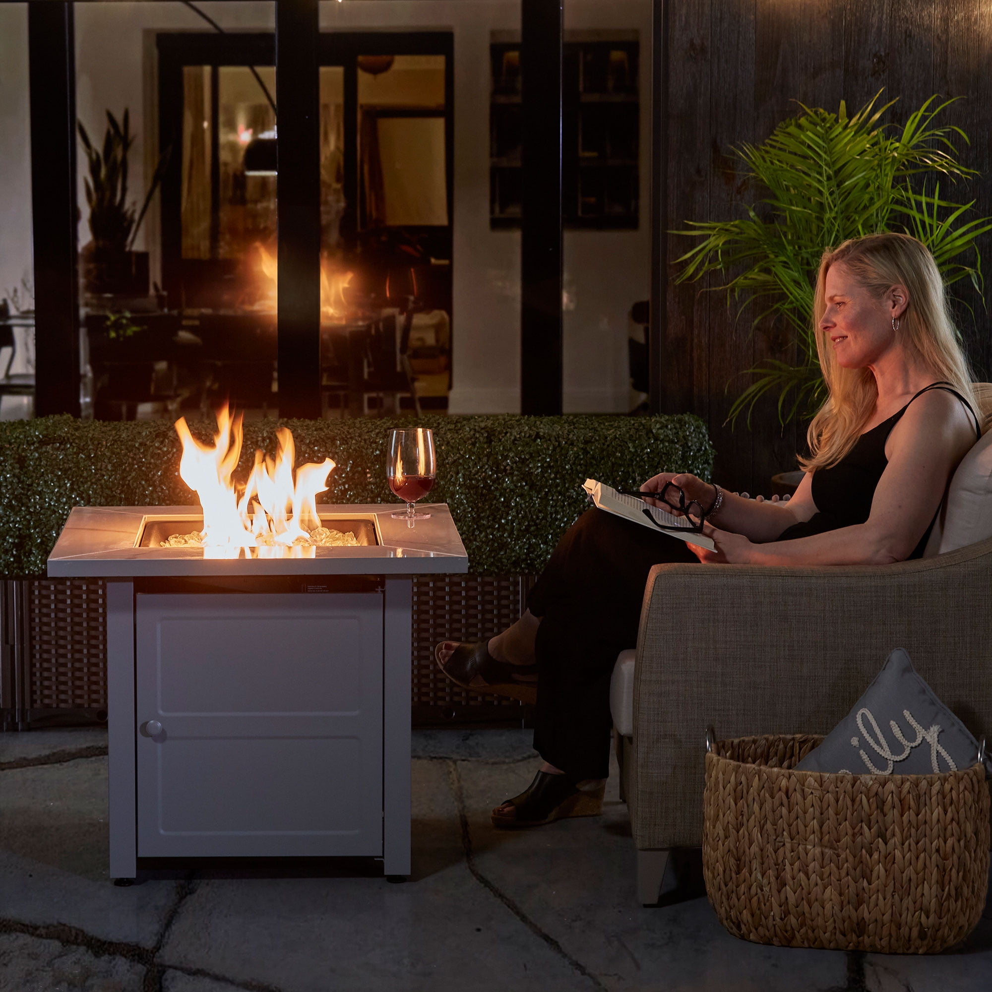 Endless Summer Outdoor Fire Pit Table with Glass and Lava Rocks