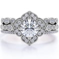 thumbnail image 1 of JeenMata Juego de Trío de Anillos de Boda Exclusivos de Moissanita Real de 1,75 Quilates con Anillo de Compromiso y 2 Alianzas de Boda en Oro de 18 K sobre Plata, 1 of 6