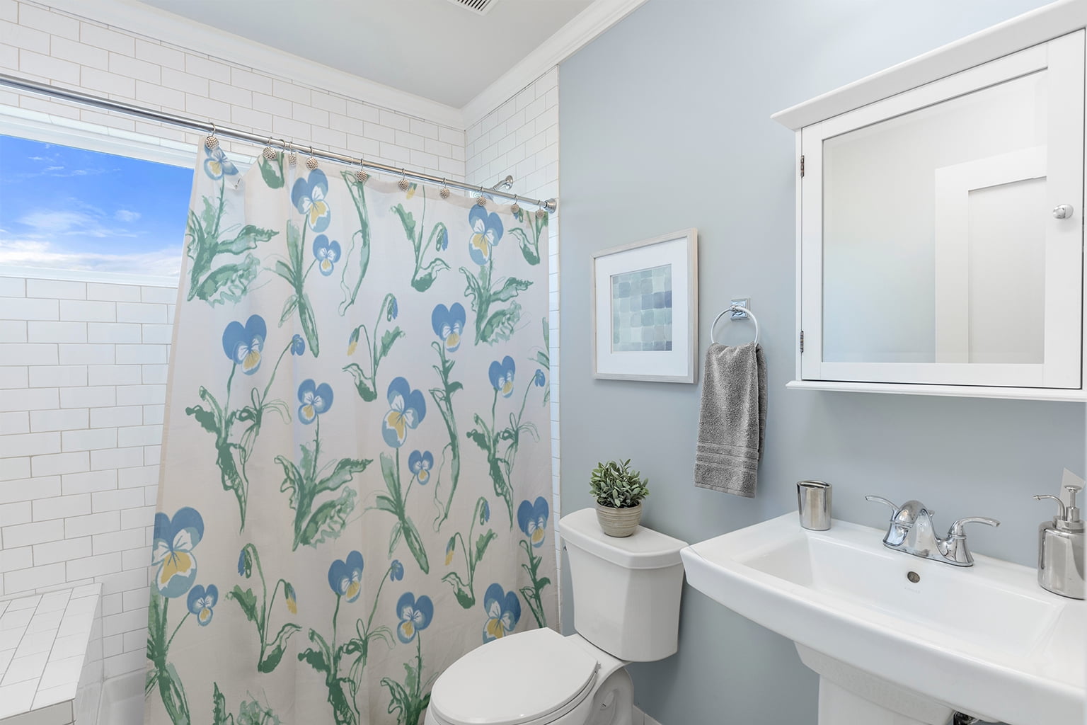 Simply Daisy 70" W x 73" L Bunch of Pansies Polyester Shower Curtain, Blue [1 Ct]