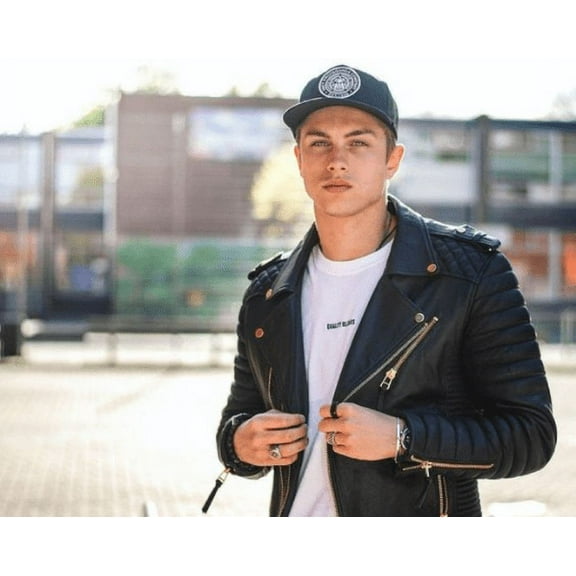 Noora New Men's Black Lambskin Leather Biker Jacket With Zipper & Shoulder Strap Designer Quilted Jacket SU45