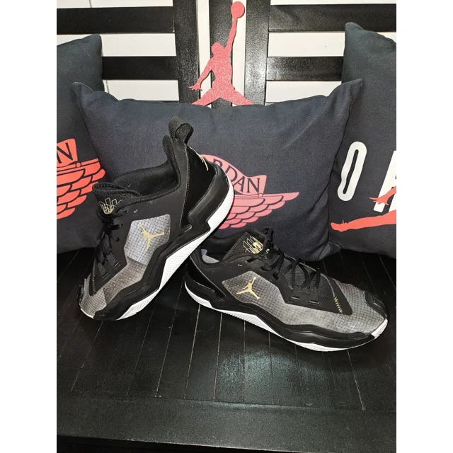 Ni - ke Jordan - Westbrook One Take 4 - Black/White/Metallic Gold - Sz 11M (DO7193-007)