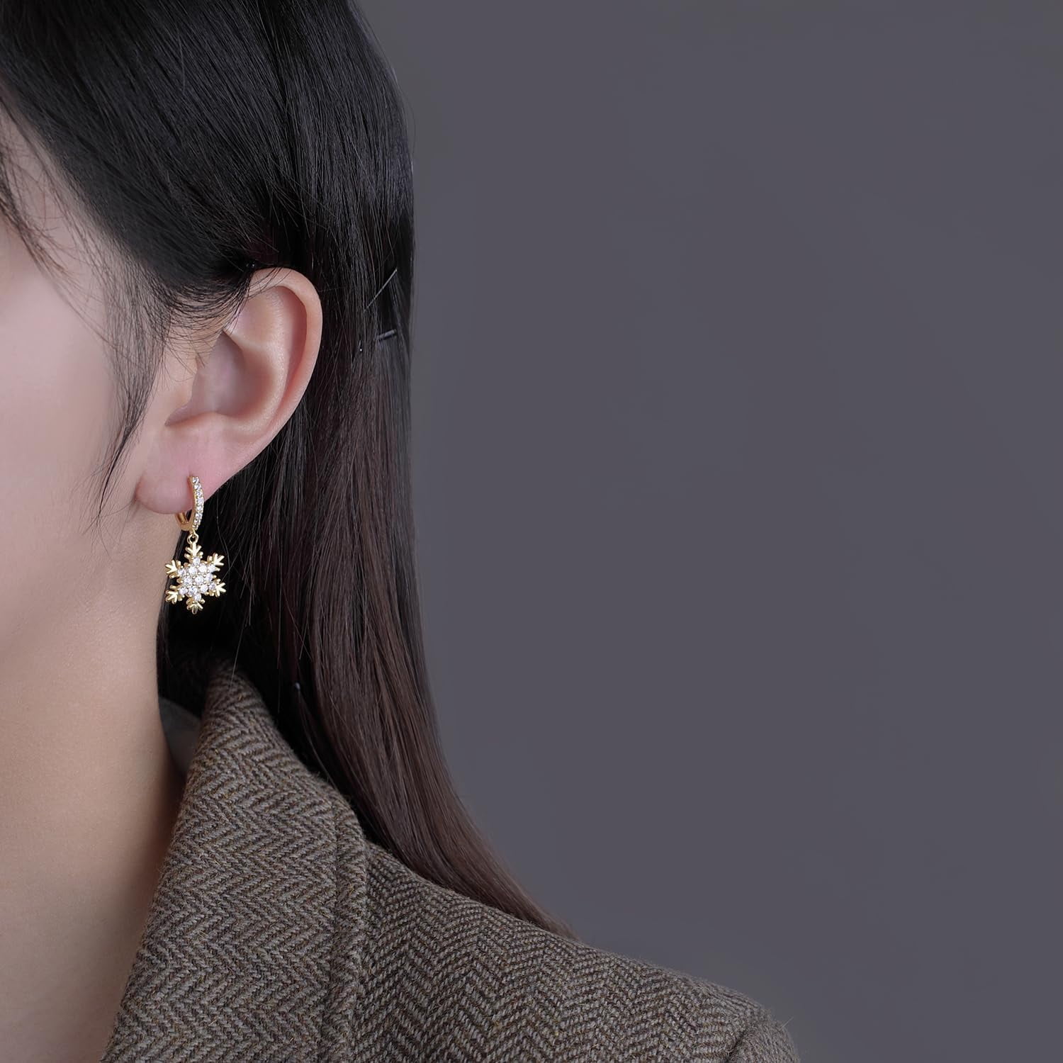 Solid 925 Sterling Silver Sparkling CZ Snowflake Hoop Earrings for Women Teens Snowflake Hoop Earrings Huggie Earrings Drop Christmas Gifts