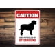 thumbnail image 1 of (Metal de aluminio) Letrero de advertencia para perros Otterhound Letreros de raza de perro para amantes de los Otterhound Regalo para Otterhound Letrero para puerta para dueños de Otterhound Letrero, 1 of 4