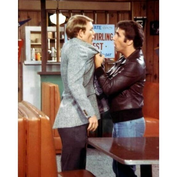Henry Winkler grabs Ron Howard by lapels in Arnold's Happy Days 11x17 Poster