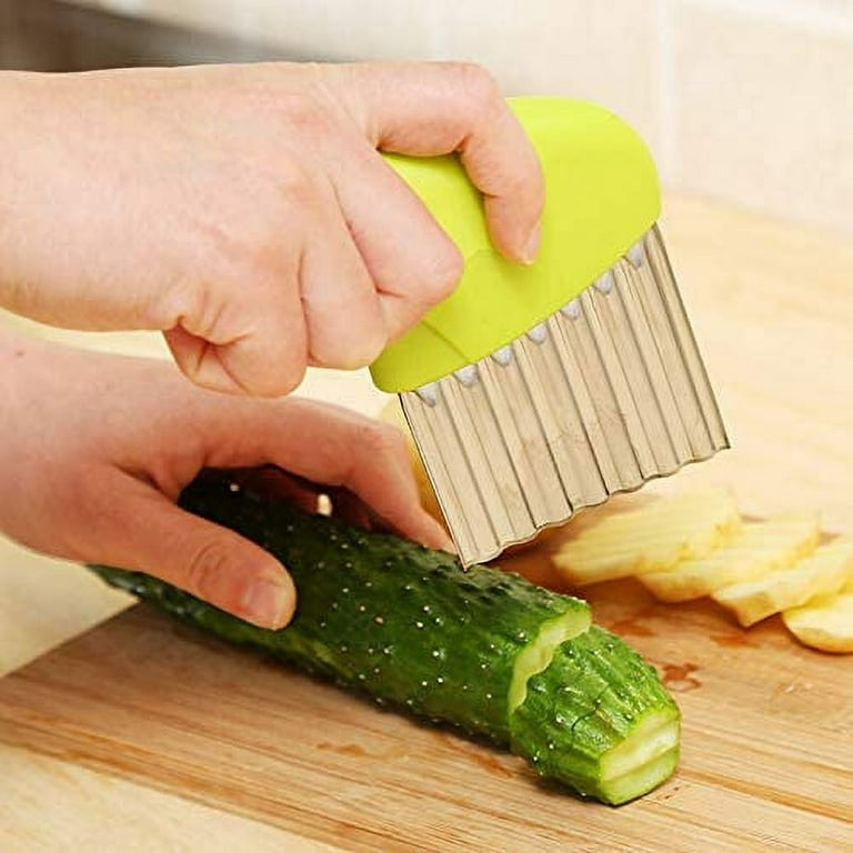 Crinkle Cutter, Stainless Steel Knife French Fry Cutter, Wave Knife  Suitable for Cutting Fruits and Vegetables, Kitchen Must Have Kid Knife for  Potato Onion Carrot Sliced into Thin Slices, Green 