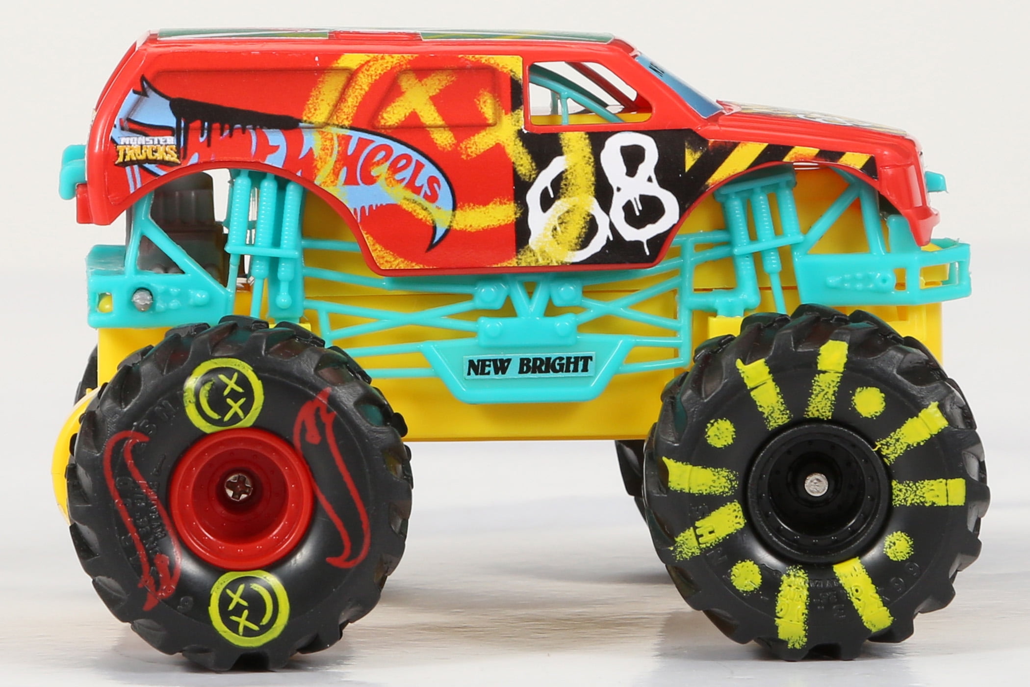 MEET THE MONSTERS: BONE SHAKER, Monster Trucks LIVE