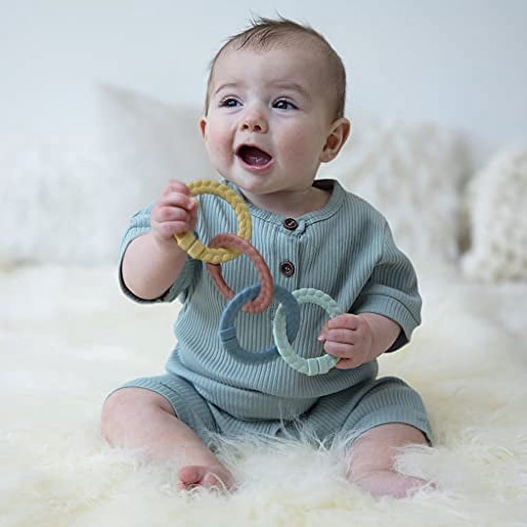 Itzy Ritzy Ritzy Rings Rainbow Teether photo 3