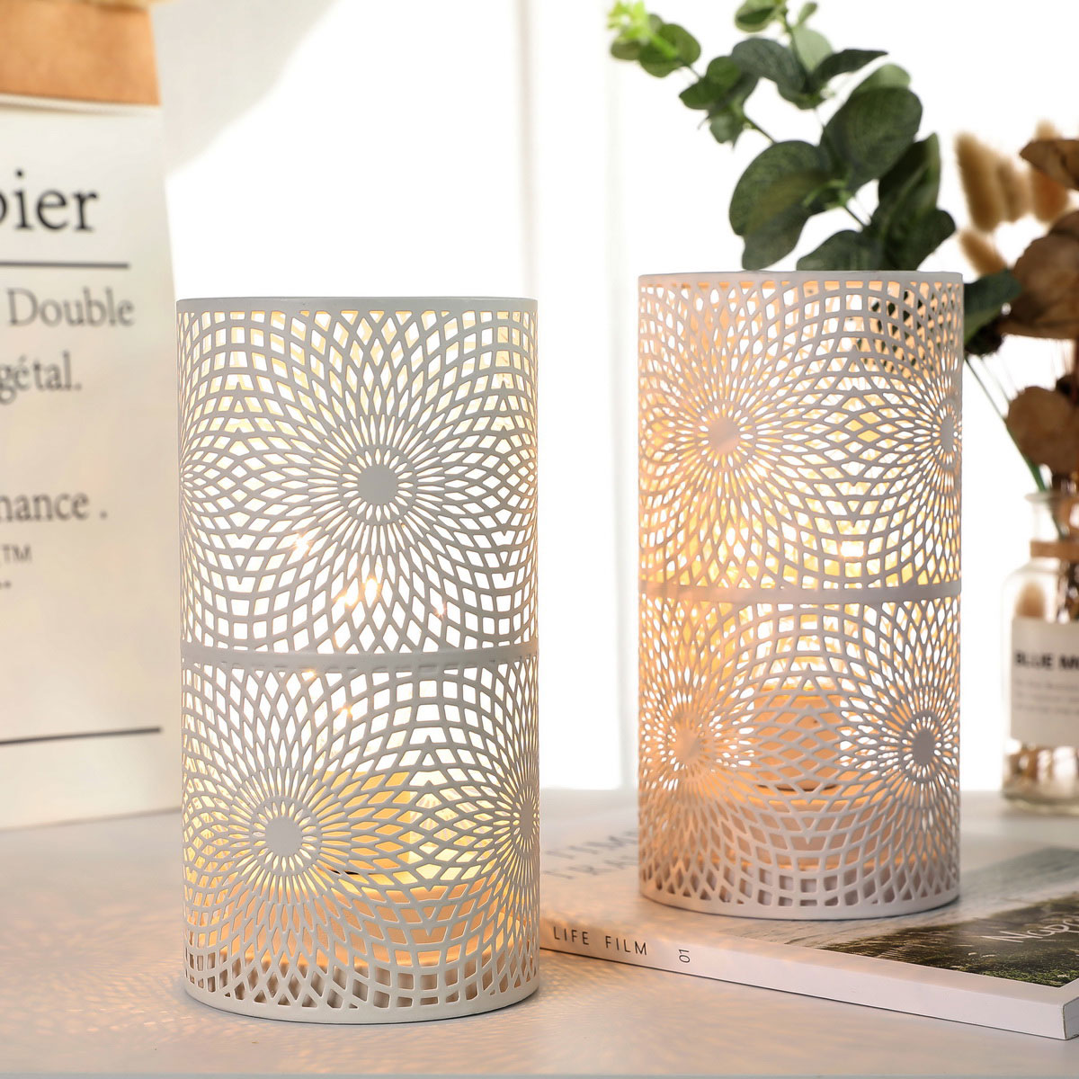 JHY DESIGN 2 Set of White Battery Powered Cordless Accent Lamp (White Cutout)