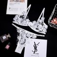 thumbnail image 1 of Traje de mujer divertido con perspectiva bordada de flores románticas sexys al estilo de Europa y Estados Unidos, 1 of 6
