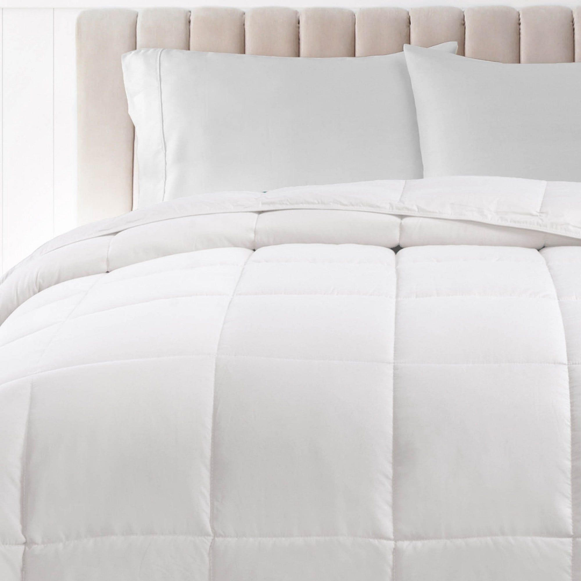 Superior Classic Reversible Comforter, Full/Queen, White