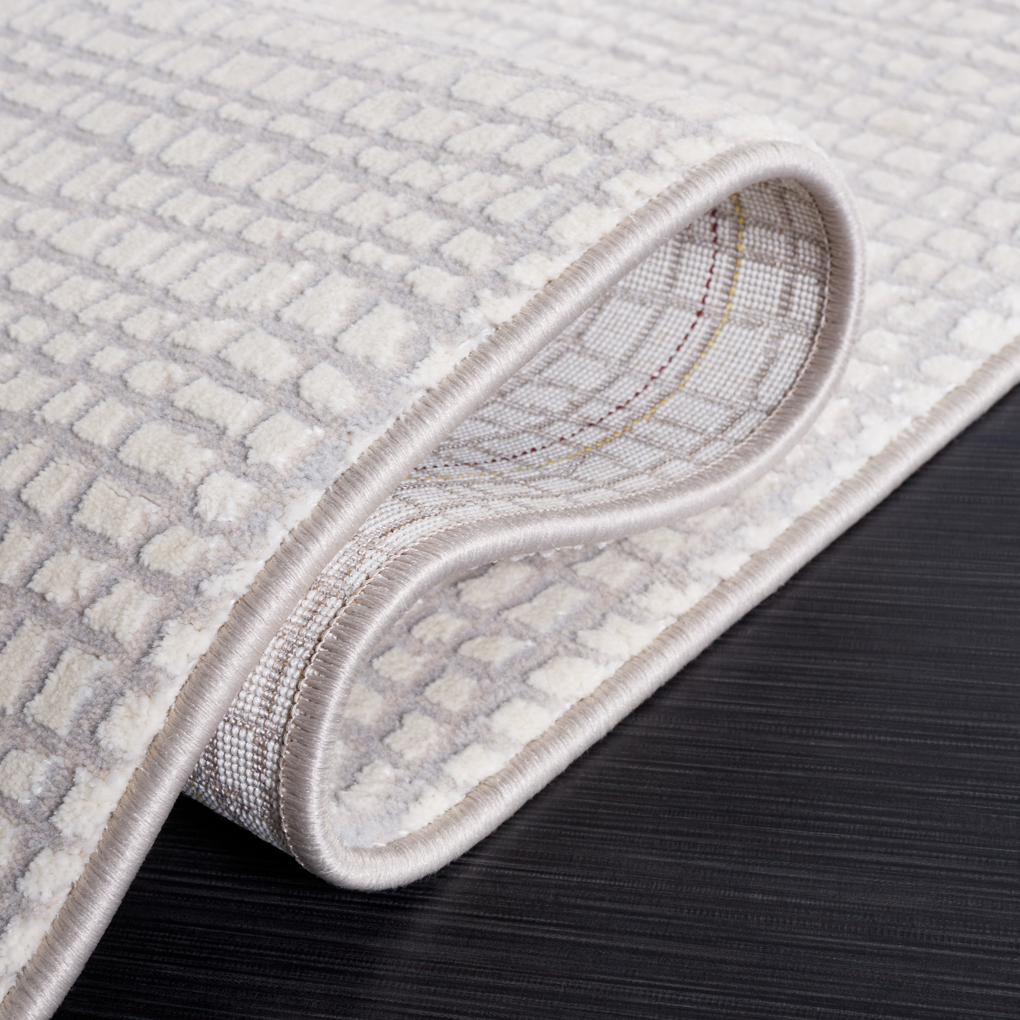 SAFAVIEH Continental Alondra Distressed Area Rug, Ivory/Gray, 6'7" x 6'7" Square