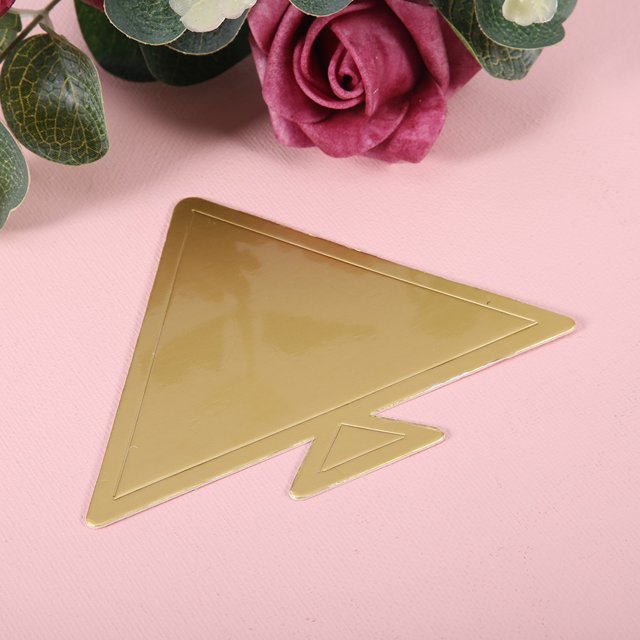 Tablero para magdalenas, 50 piezas, tablero triangular dorado para pastel de mousse, tablero para hornear pasteles, diseño de próxima generación