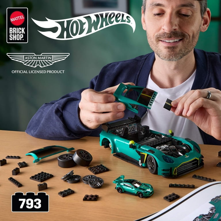 Mattel Brick Shop Hot Wheels '24 Aston Martin Vantage GT3 Building