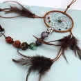 thumbnail image 3 of Atrapasueños de gamuza marrón de estilo nativo tradicional con cuentas de hueso y plumas - 22" de largo x 4,3" de diámetro, 3 of 5