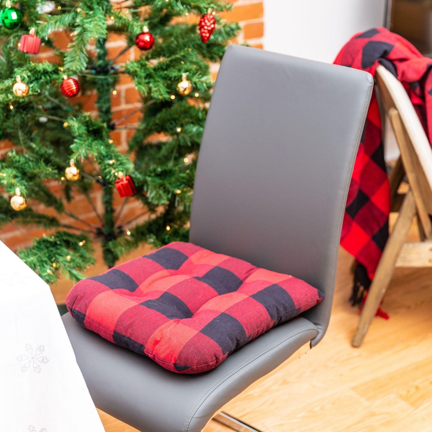 Fabstyles Buffalo Check Chair Pad with 100% Tufted Cotton Cover