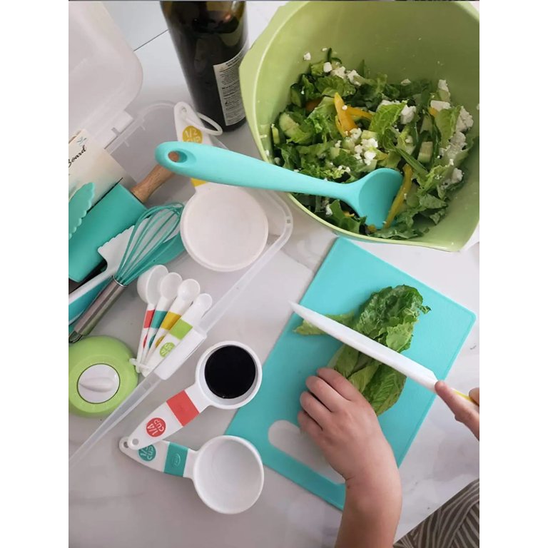 Tovla Jr. Kids Kitchen 3 Knife & Foldable Cutting Board Set Green