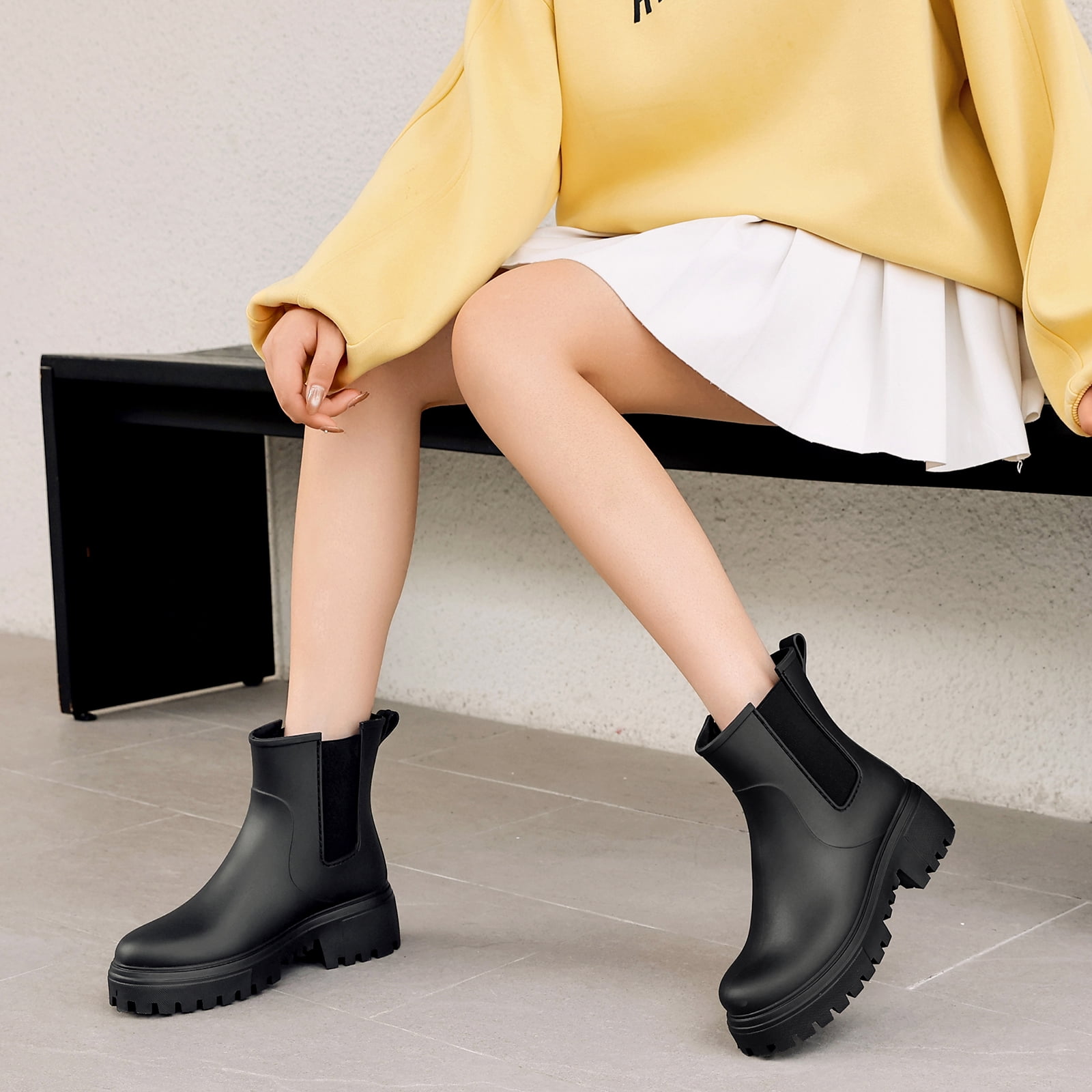 Lcamaw Women's Short Rain Boots, Rubber Waterproof Chelsea Boots for Women, Anti-Slipping Lightweight Comfortable Ankle Garden Outdoor Shoes