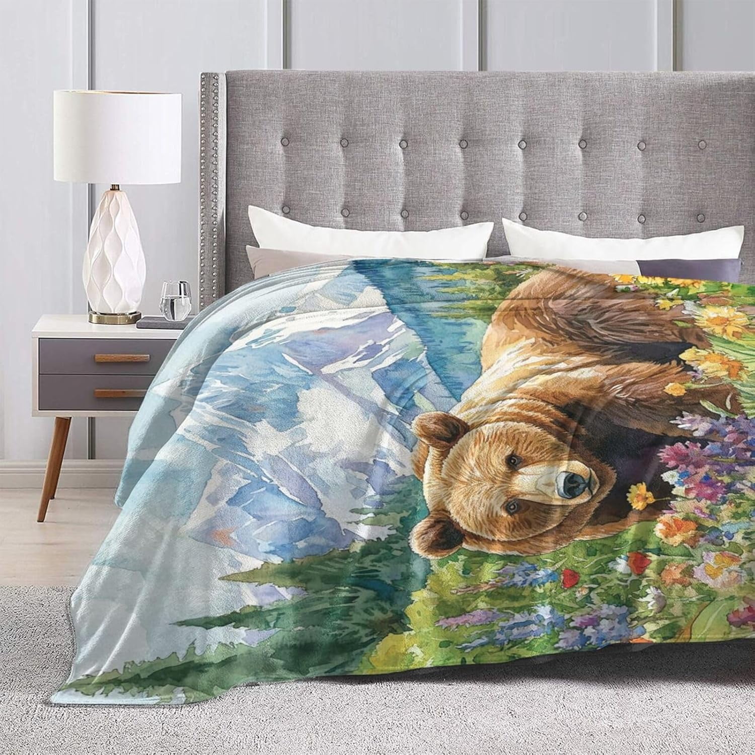 Bear Blanket Soft Warm Cute Bear Flannel Plush Throw Blanket Cozy Lightweight Bear Fleece Bedding Stuff Wildlife Animal Decor Blanket Gifts for Lover Girls Boys Kids Adults Women Bed Travel 60"x80"