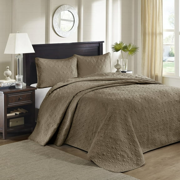 Regency Heights Quebec 3 Piece Bedspread Set Lightweight Reversible Bedding Set, Queen, Mocha