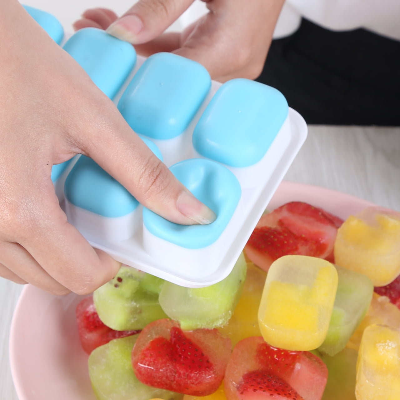 STARBRILLIANT Soft Easy-release Silicone Ice Cube Tray, Easy-clean Ice  Moulds with Removeable LidsPerfect, Water, Soda, Herbs and Juice  Container(Set