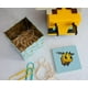 thumbnail image 4 of Caja de almacenamiento con forma de cubo, diseño de abeja de Minecraft, lata de 10 cm, 4 of 7